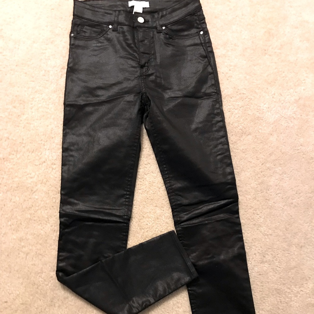 Shiny black skinny jeans